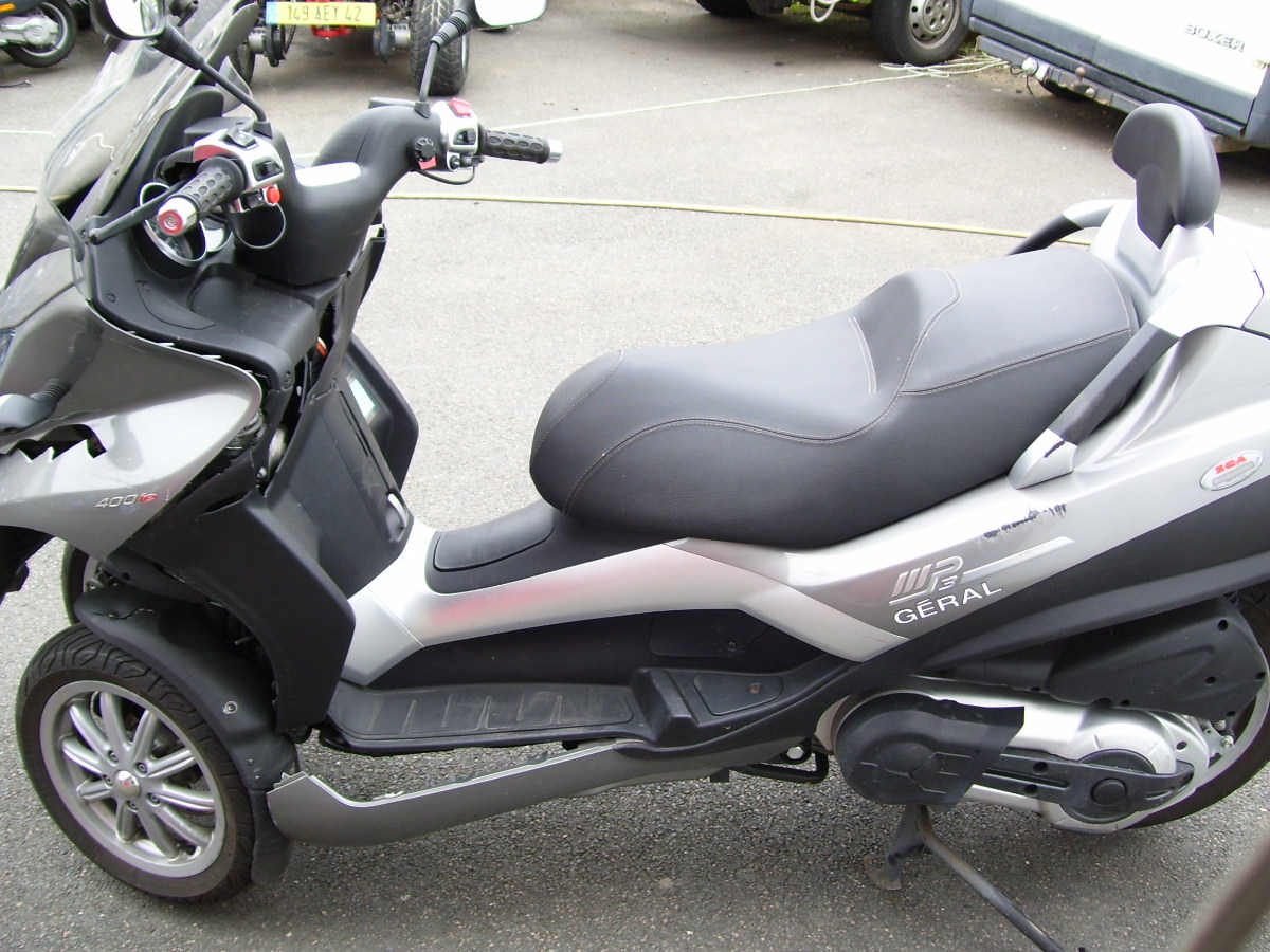 PIAGGIO MP3 400 LT GRISE Motocaz'42 garage de moto à Montbrison